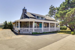 Coastal Lincoln City Home with Spacious Deck!